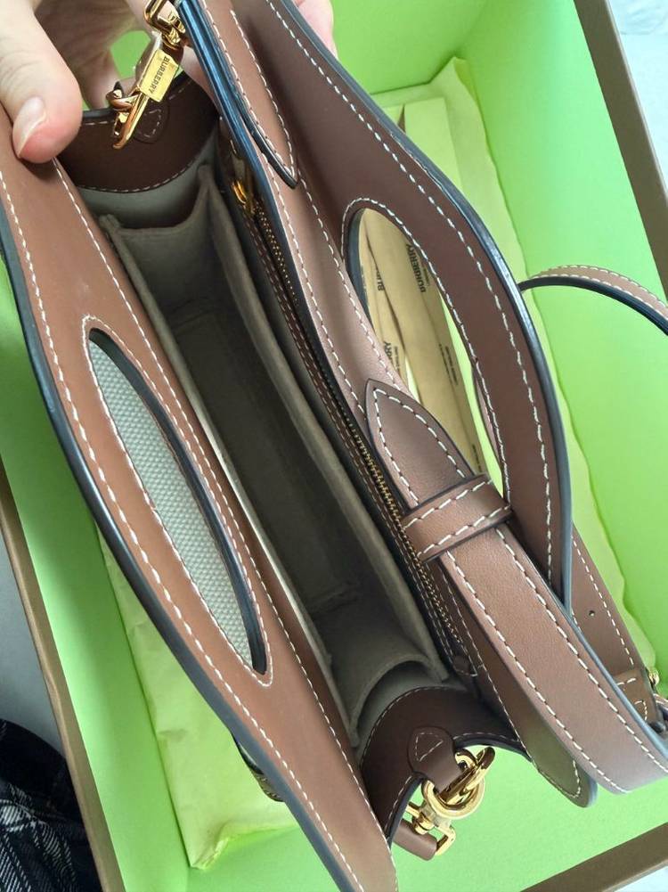 버버리 포켓백 캔버스백--4