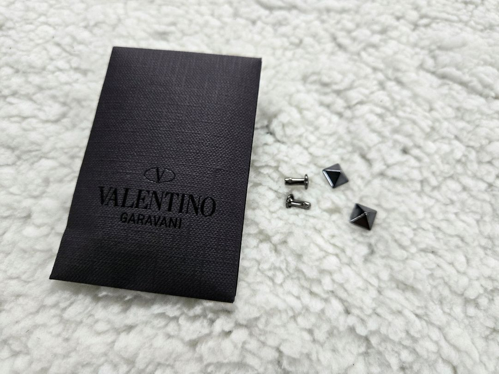 VALENTINO 발렌티노 팔라듐 마감 스터드 장식 가죽 락스터드 브레이슬릿--1