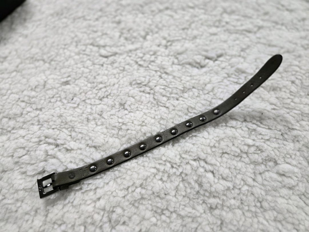 VALENTINO 발렌티노 팔라듐 마감 스터드 장식 가죽 락스터드 브레이슬릿--4