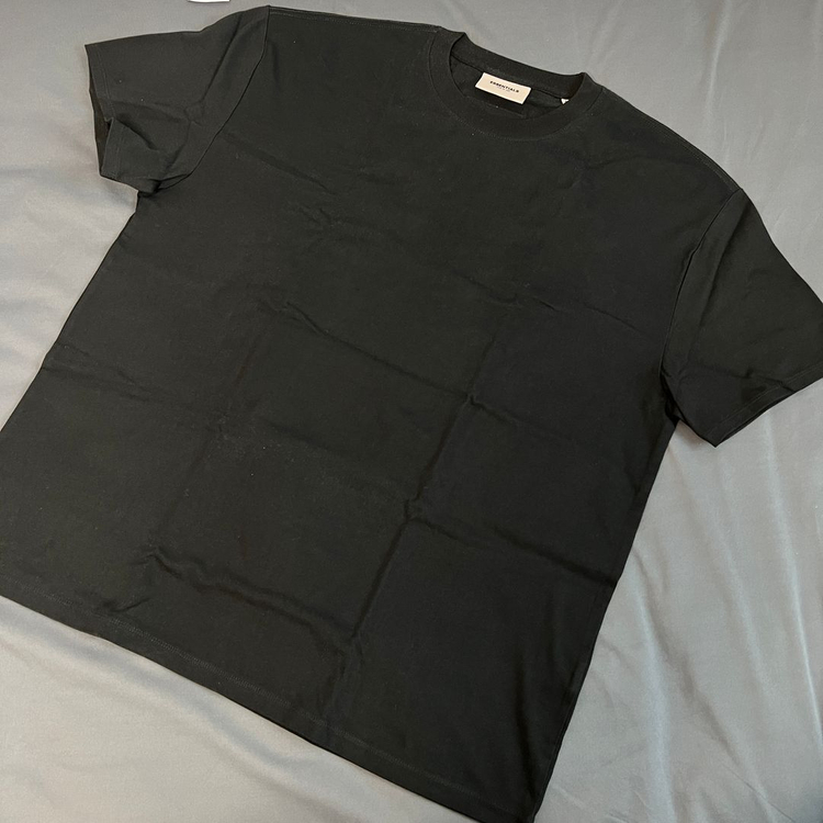 에센셜 백로고 반팔 티셔츠 블랙 M 사이즈 더 코어 컬렉션 스트레치 리모 팝니다. ESSENTIALS 이미지