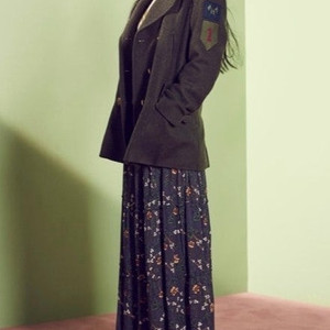 새상품 S 와팬장식 피코트 써스데이아일랜드