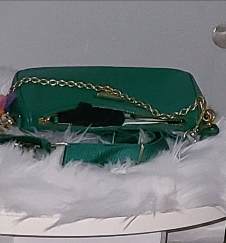 정품. 프라다 리에디션 가죽 숄더백--1