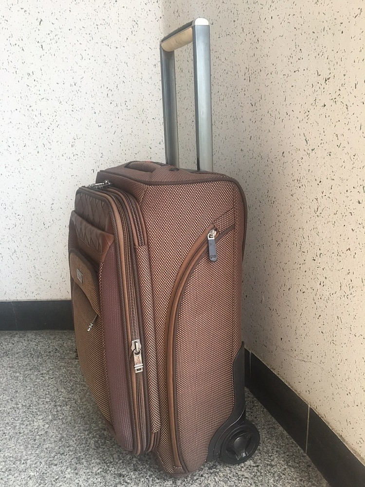 투미 기내용 캐리어 확장형 이미지