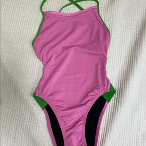 제이드 이비자 우8