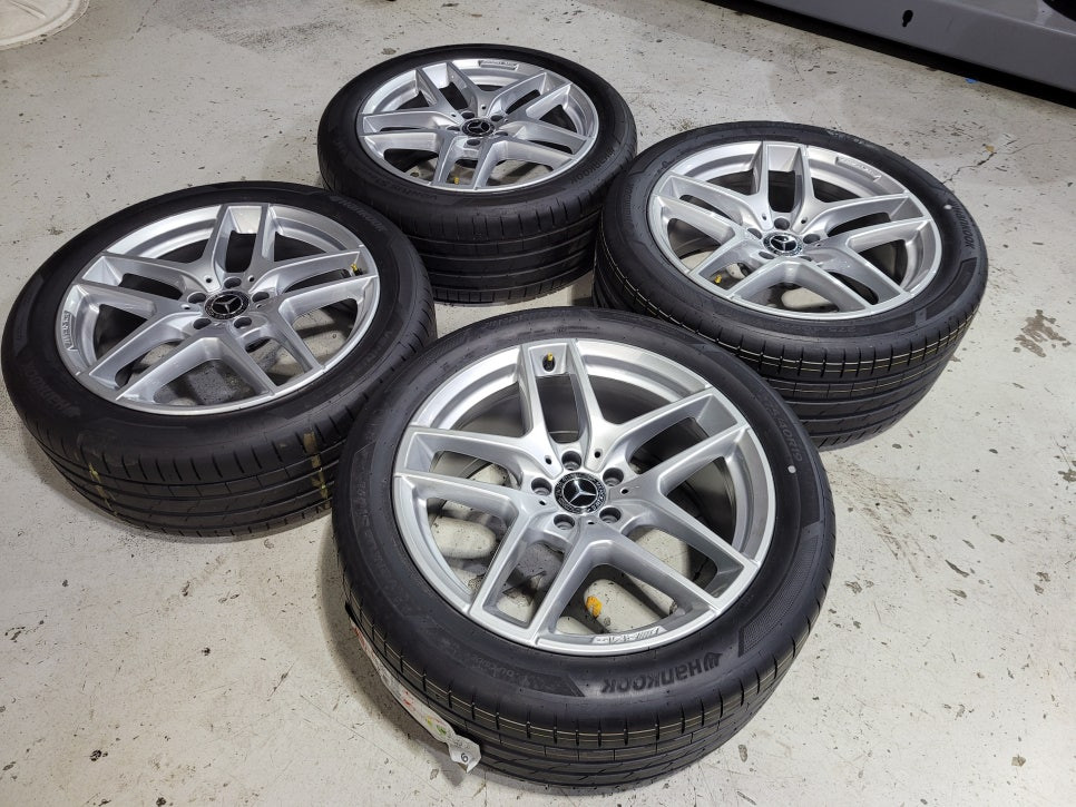 벤츠W222 S클래스 AMG 19인치 순정품휠타이어 한대분 판매 이미지