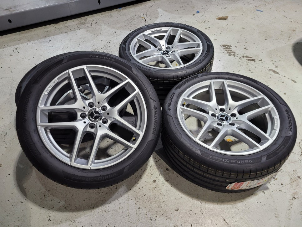 벤츠W222 S클래스 AMG 19인치 순정품휠타이어 한대분 판매 이미지
