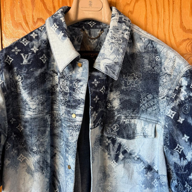 루이비통 모노그램 반다나 데님 셔츠 판매 합니다.--7