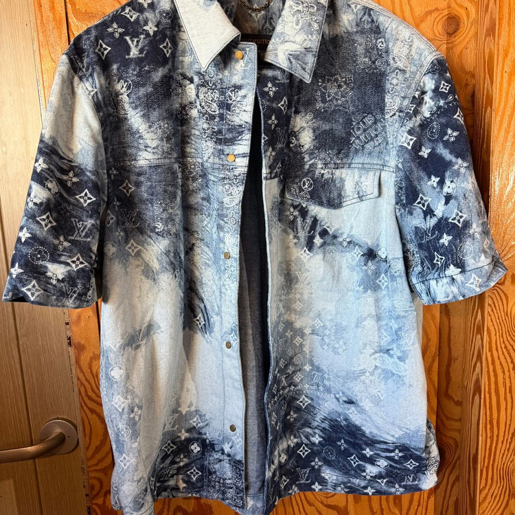 루이비통 모노그램 반다나 데님 셔츠 판매 합니다.--3
