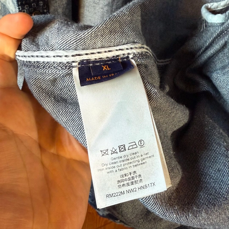 루이비통 모노그램 반다나 데님 셔츠 판매 합니다. 이미지