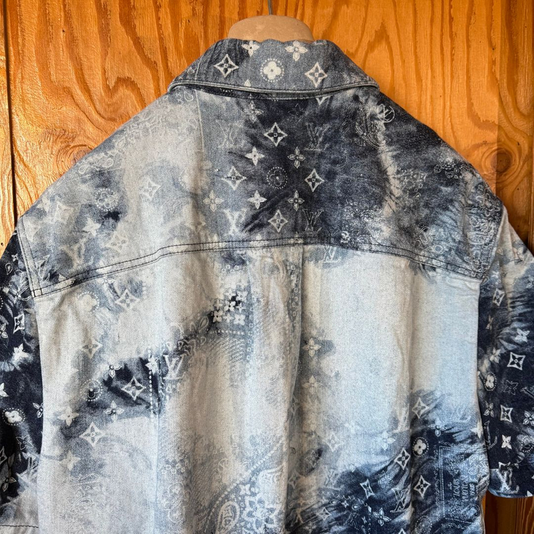 루이비통 모노그램 반다나 데님 셔츠 판매 합니다.--6