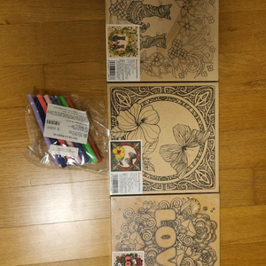 컬러링 캔버스 3개와 색연필 세트 새제품