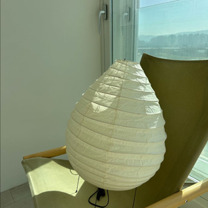 이사무노구치 아카리 조명