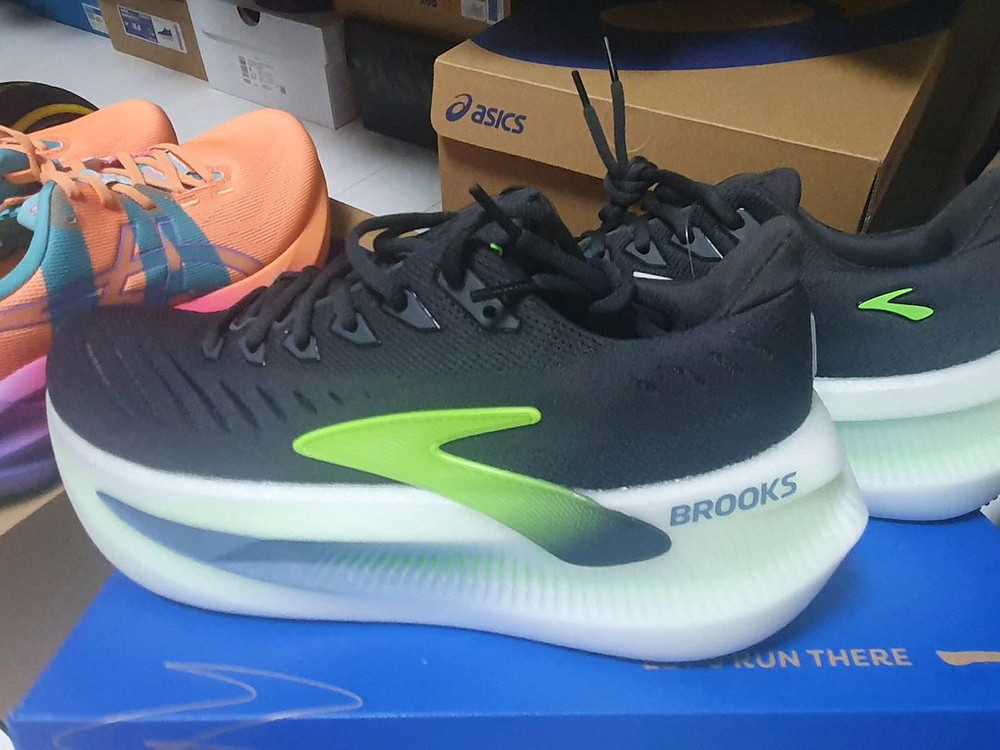 새상품) 브룩스 글리세린 맥스2 265m 러닝화--3