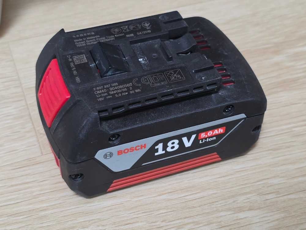 보쉬 18v / 36v 배터리, 충전기, 송풍기 / 디월트 열풍기 팝니다 이미지