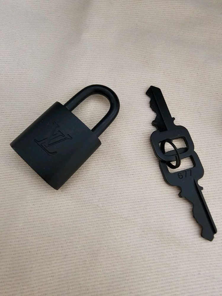 루이비통 올레더 쉐도우 키폴50 그레이 신형 (새상품) 이미지