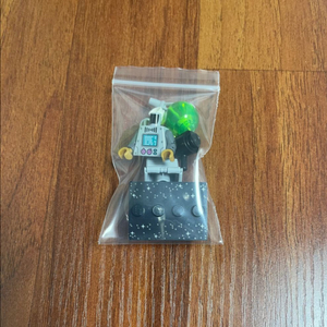 레고 71046 미니피규어 26 우주 로봇 집사 팝니다
