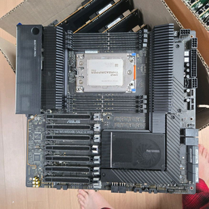 ASUS PRO WS WRX80E-SAGE SE WIFI7 + AMD 라이젠 스레드리퍼 PRO 3975WX