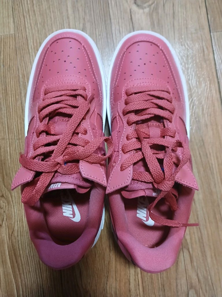 나이키 에어포스 1로우 폰탄카 235--8