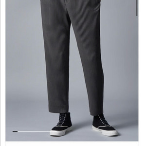 (새제품컨디션) 옴므플리세 다크그레이 바지 사이즈1