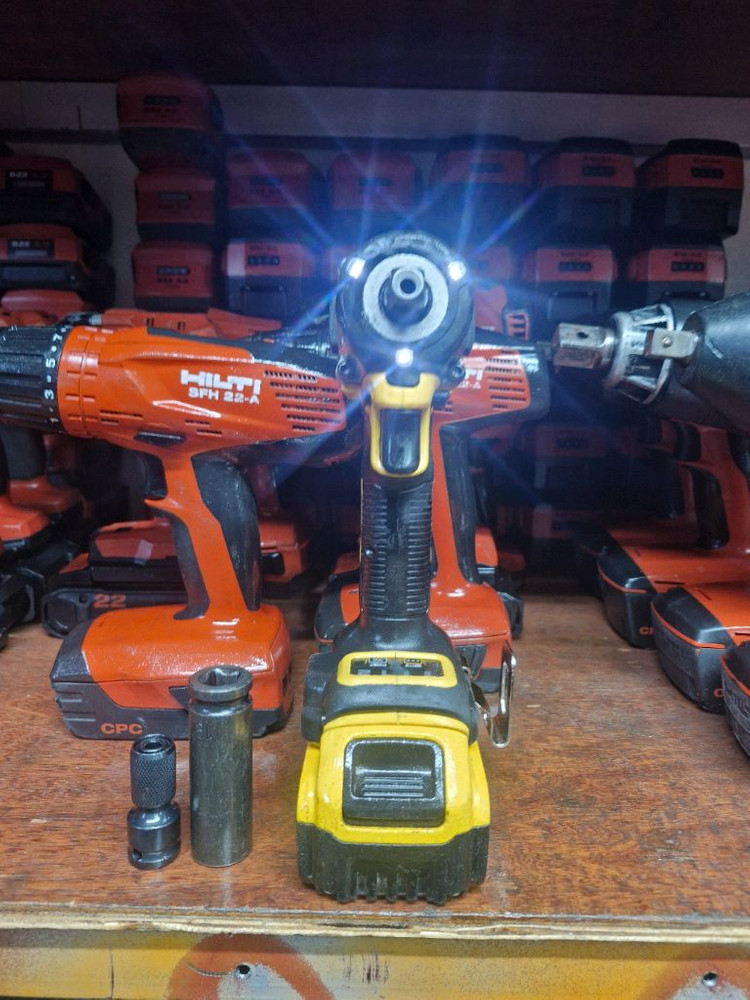 [정품]디월트충전임팩렌치 DCF922 미드토크 속도조절 배터리포함 A급--1