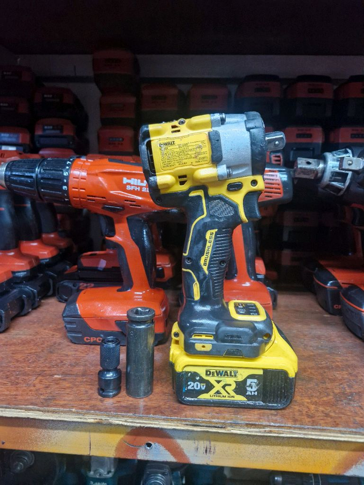 [정품]디월트충전임팩렌치 DCF922 미드토크 속도조절 배터리포함 A급--3