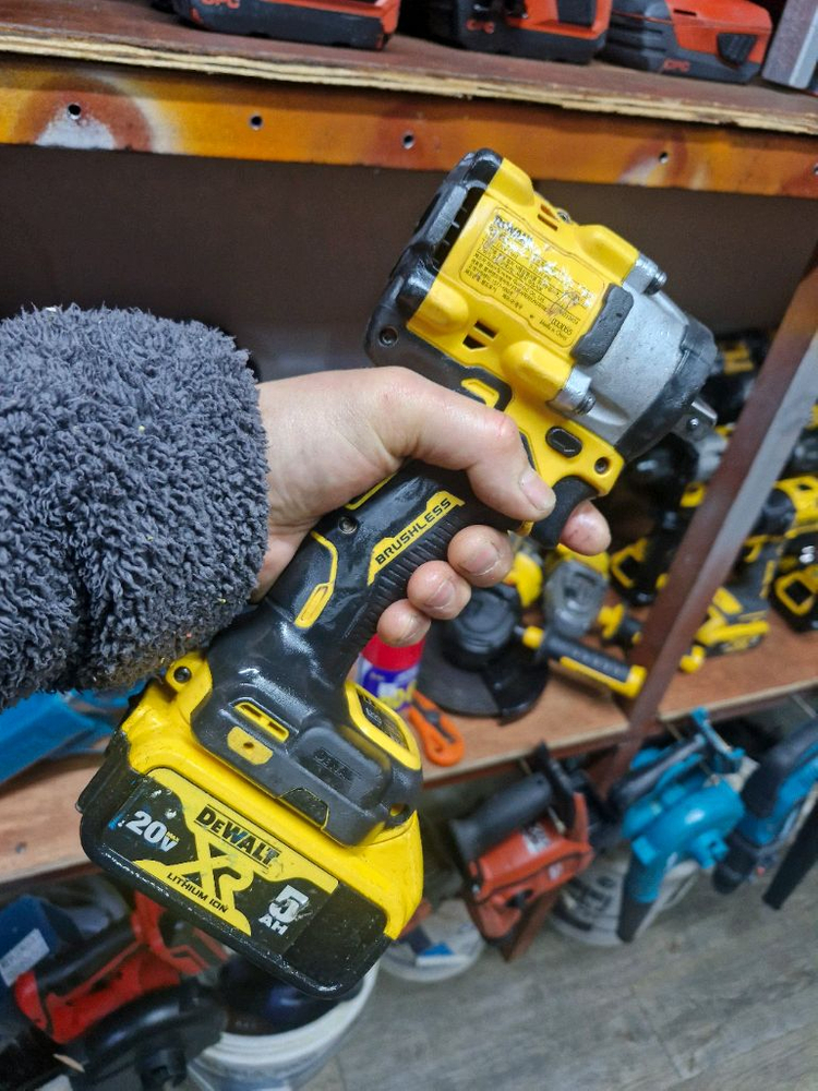 [정품]디월트충전임팩렌치 DCF922 미드토크 속도조절 배터리포함 A급--5