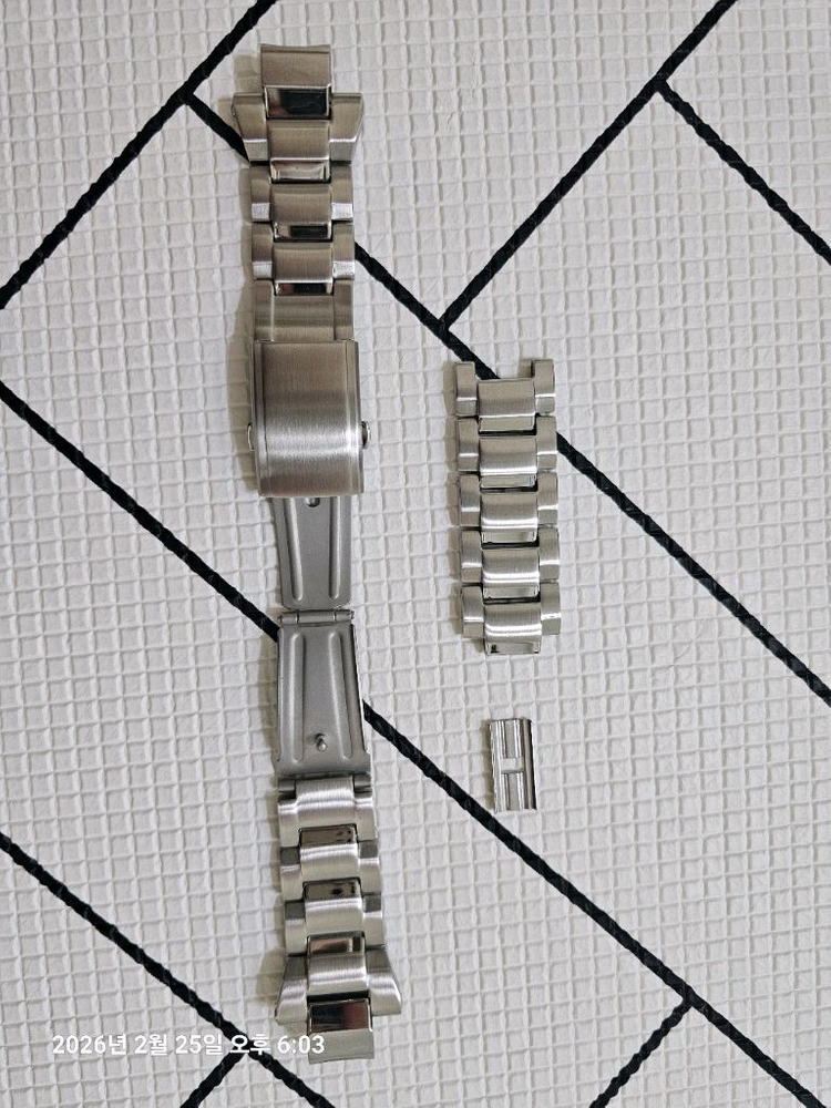 지샥 MTG-B3000 브레이슬릿 (메탈 밴드) 팝니다.--2