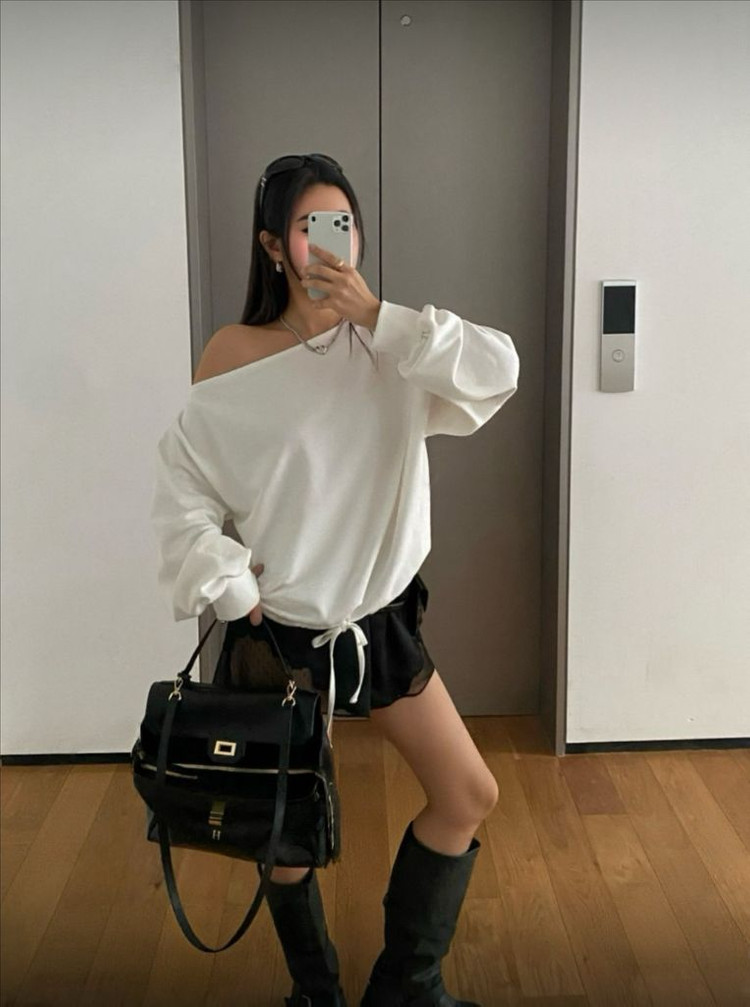 <새상품> 오프숄더 맨투맨 4color--3