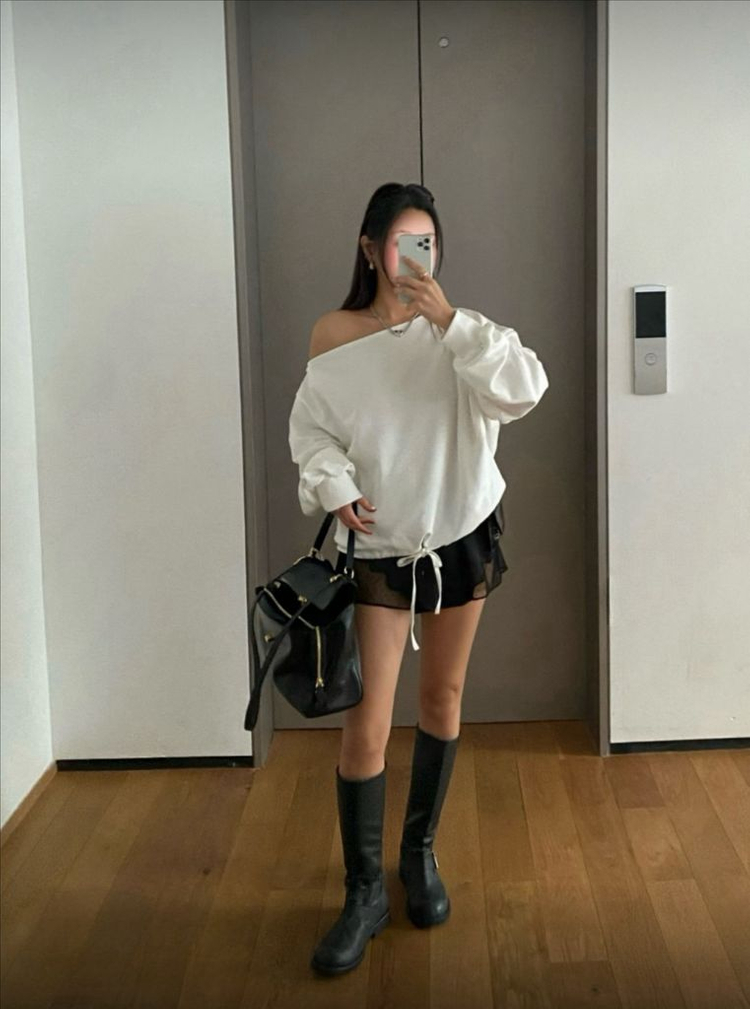 <새상품> 오프숄더 맨투맨 4color--4