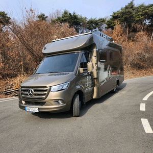 벤츠 기함급 캠핑카 이미지