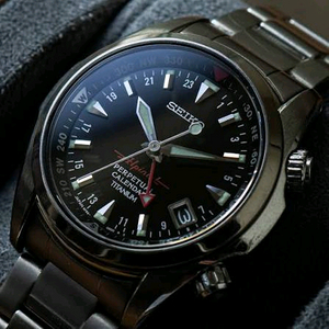 [구매] 세이코 8f56 쿼츠 알피니스트 검판 이미지