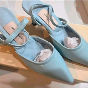 하늘색 슬링백 하이힐