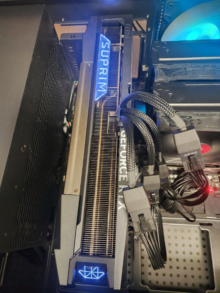 내용필독 msi rtx5090 슈프림 그래픽카드--2