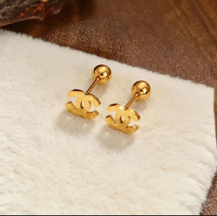 샤넬 CC 로고 귀걸이--1