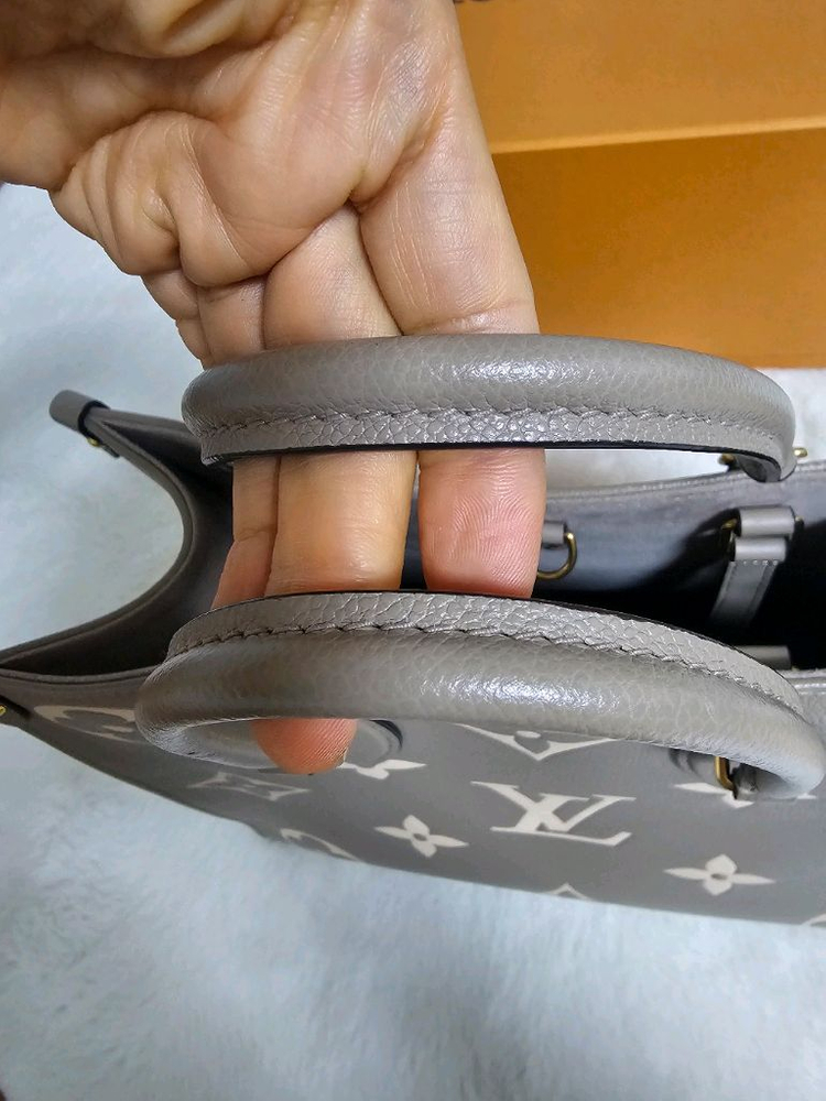 루이비통 온더고 mm 크렘색상--8