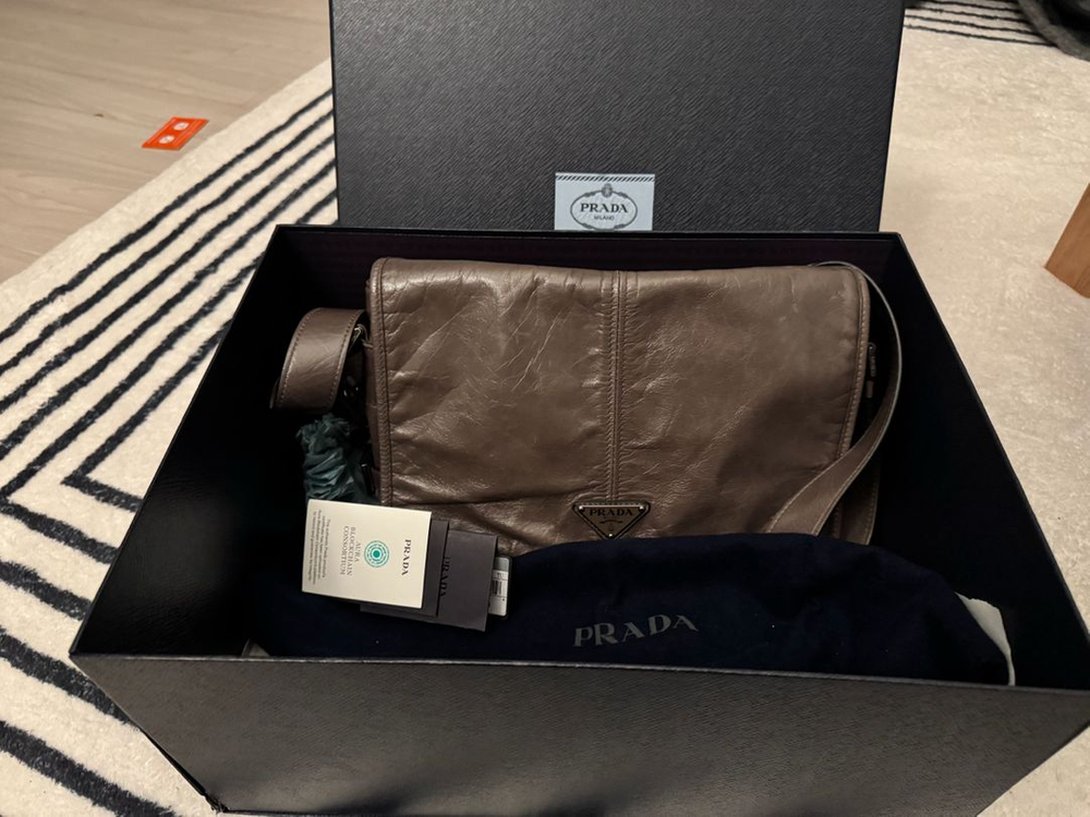 프라다 레더 숄더백 (크로스백) 브라운 이미지