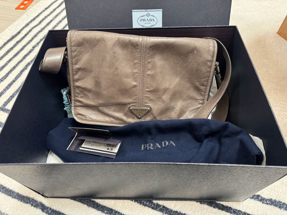 프라다 레더 숄더백 (크로스백) 브라운 이미지