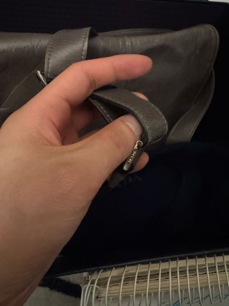 프라다 레더 숄더백 (크로스백) 브라운 이미지