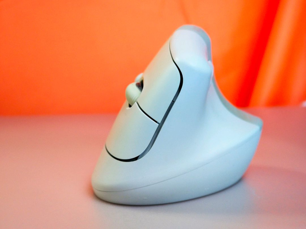 로지텍 리프트 버티컬 인체공학 블루투스 마우스--2