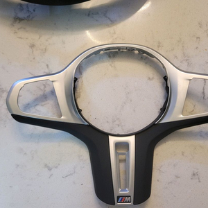 2025 M850I 순정 스티어링+패들쉬프트+ Y커버