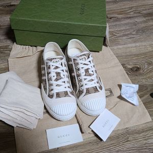 (새상품급)구찌 캔버스 스니커즈 명품신발운동화나이키아식스아디다스루이비통프라다디올샤넬로로피아나에르메스