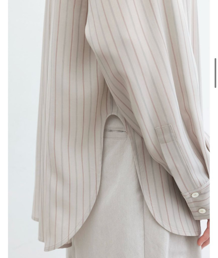 정은채 착용 RRACE 레이스 스트라이프 셔츠 판매합니다. 이미지