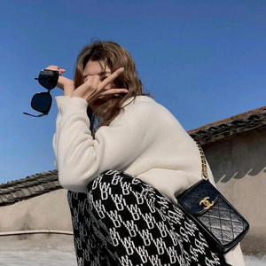 샤넬 뷰티 트위드 파우치 크로스백