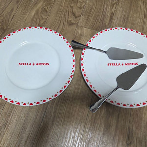 스텔라 아르투아 굿즈 접시 2개 + 피자, 케익, 파이 서버 2개 몽땅 홈파티 세트