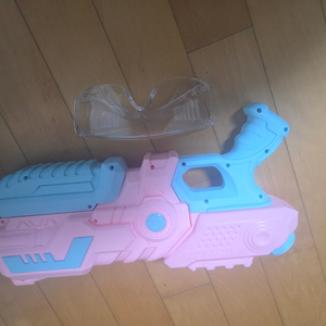 물총 장난감 및 고글