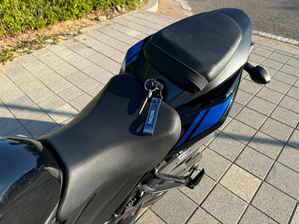 스즈키 gsx s750 18년 튜닝차량 판매합니다 이미지