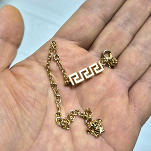 베르사체 메두사 참 팔찌