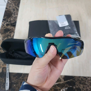 이리지스 선글라스