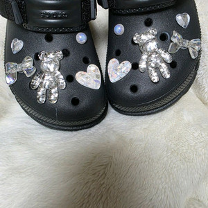 새상품)보석 곰돌이 크록스 지비츠세트