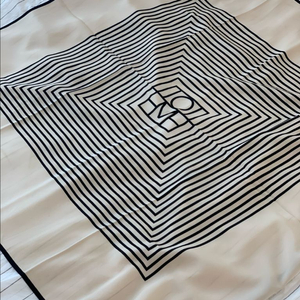 토템 실크 모노그램 스카프